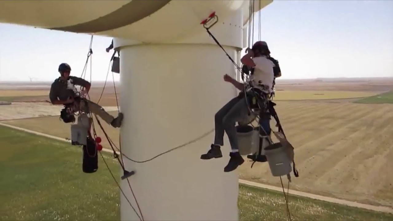 sửa chữa cánh tuabin gió ở Dak Lak