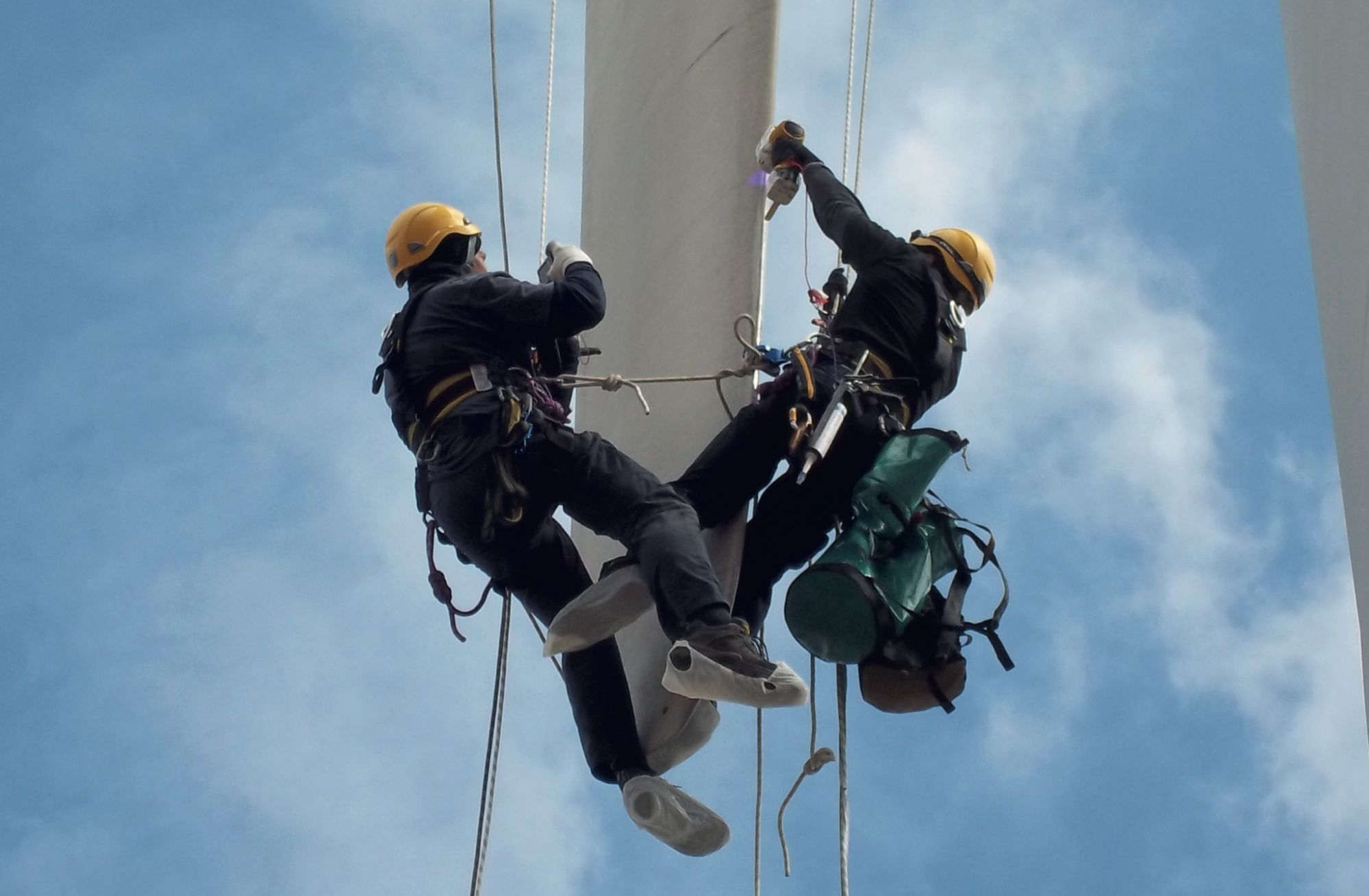 sửa chữa cánh tuabin gió ở bến tre