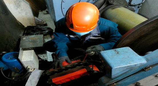 sửa chữa cánh tuabin gió ở Dak Nong