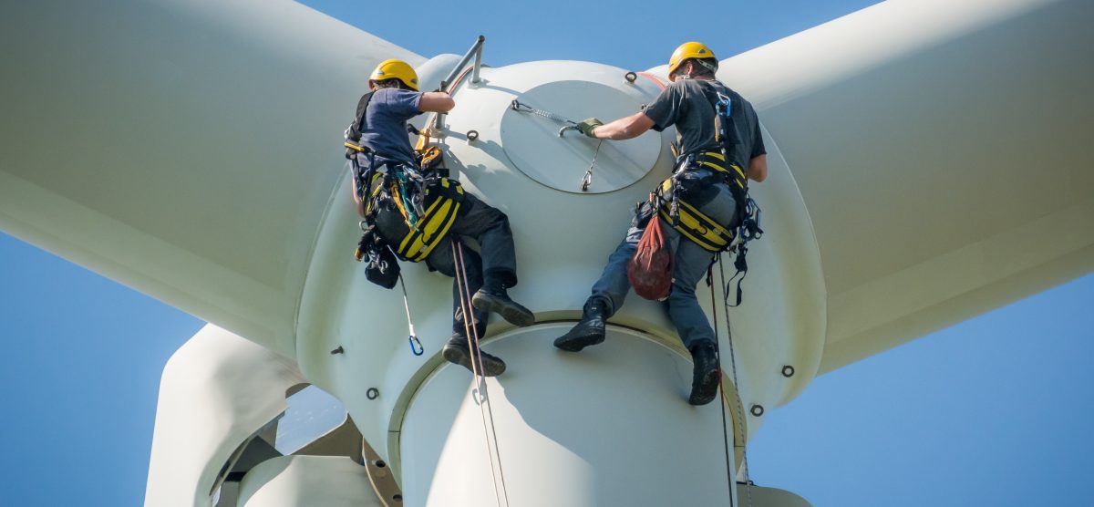 sửa chữa cánh tuabin gió ở Miền Bắc