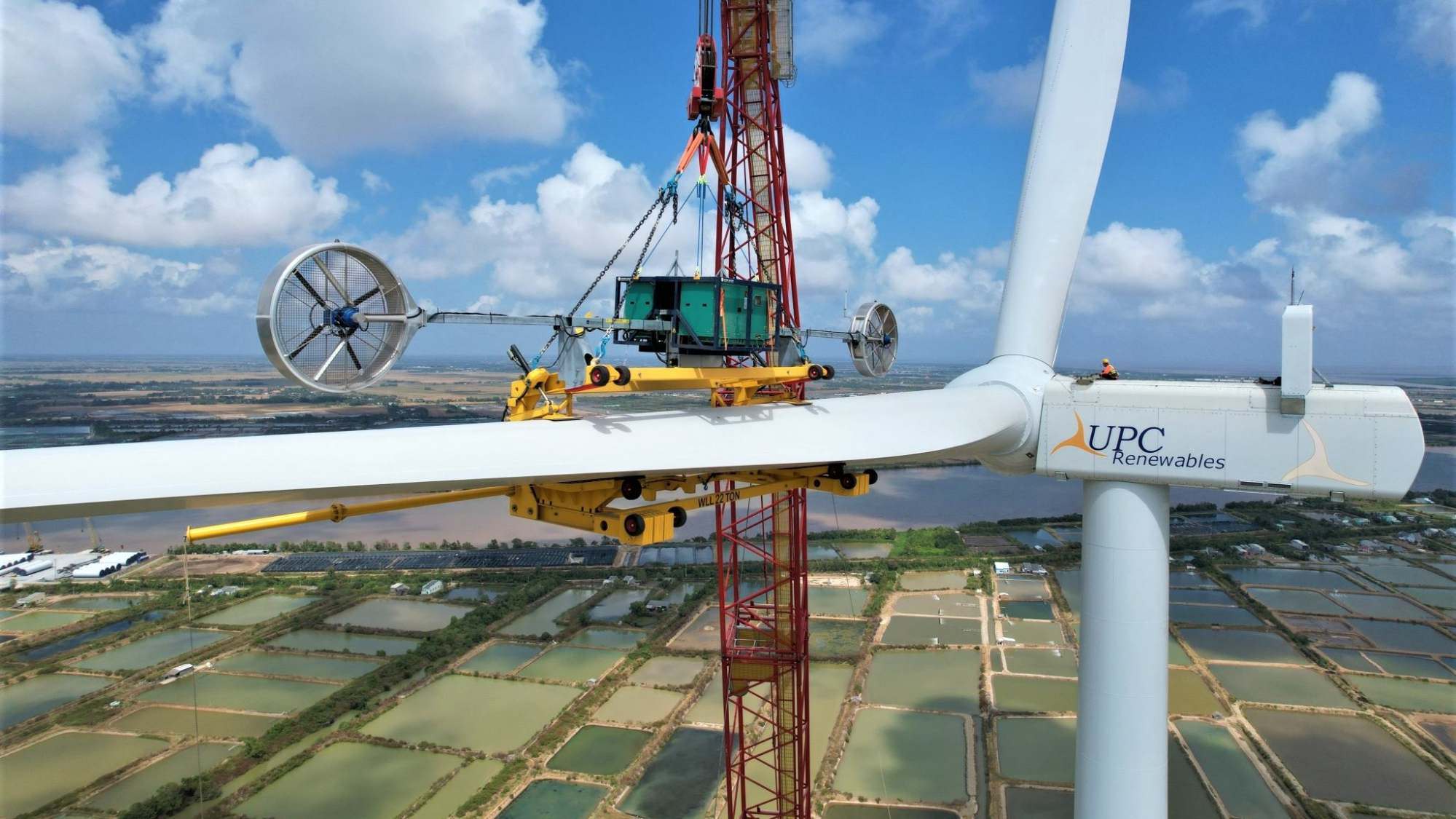 sửa chữa cánh tuabin gió ở Quảng Bình