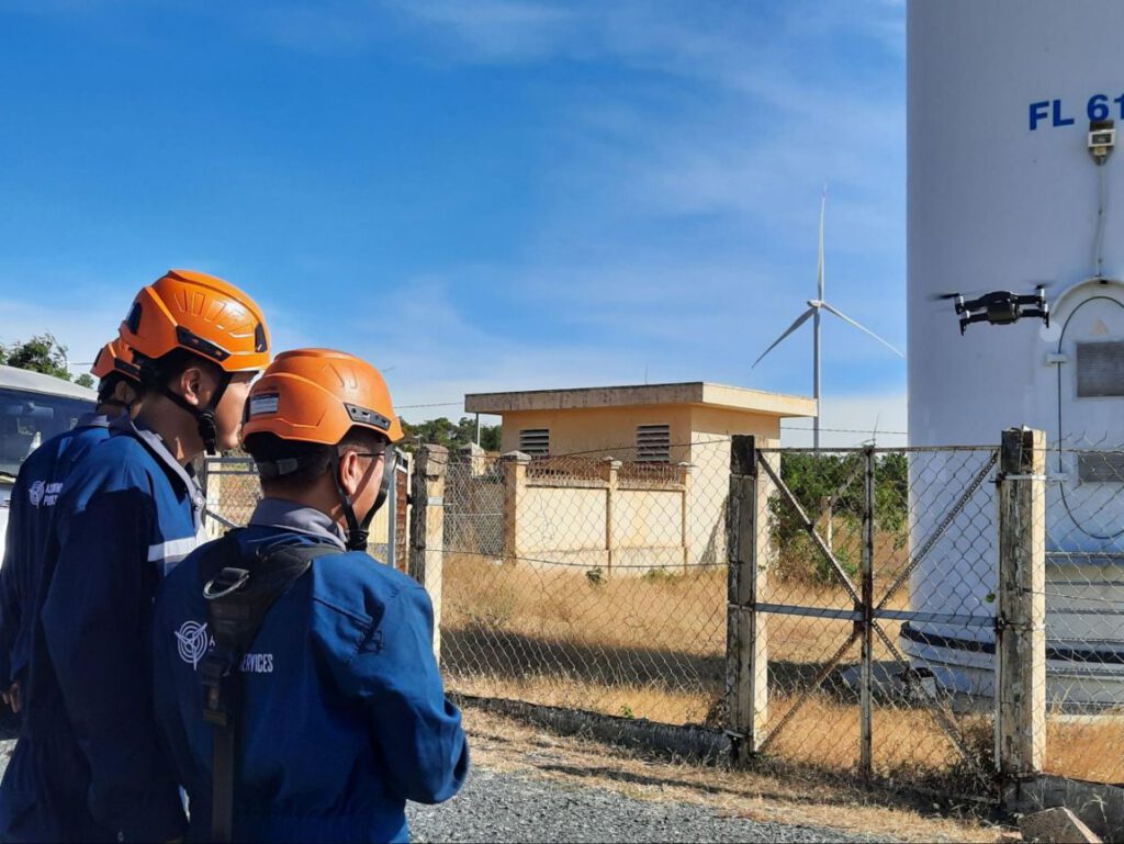 dịch vụ đu dây sửa chữa tuabin gió