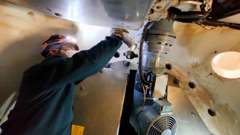 Dịch vụ vệ sinh trụ/cánh/tuabin 